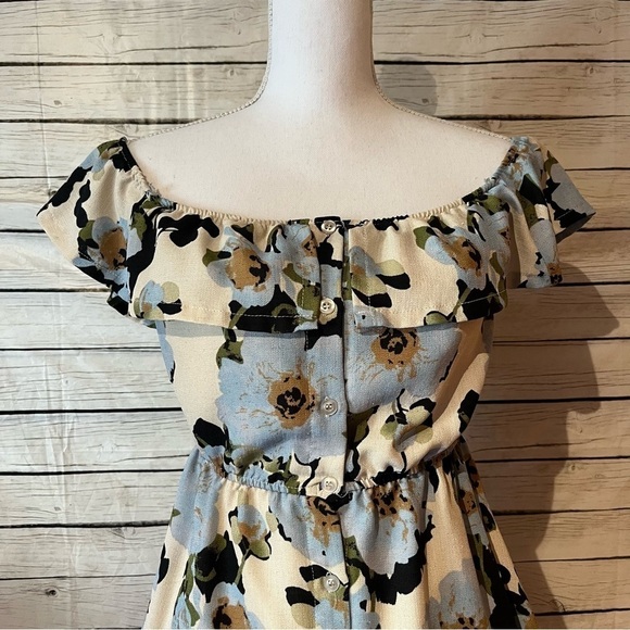 J.O.A. Floral Off The Shoulder Button Dress Size Medium - Picture 7 of 14